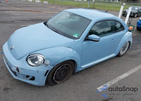 2014 Volkswagen Beetle 2.5L z USA, uszkodzony, nr VIN 3VWJP7ATXEM611639
